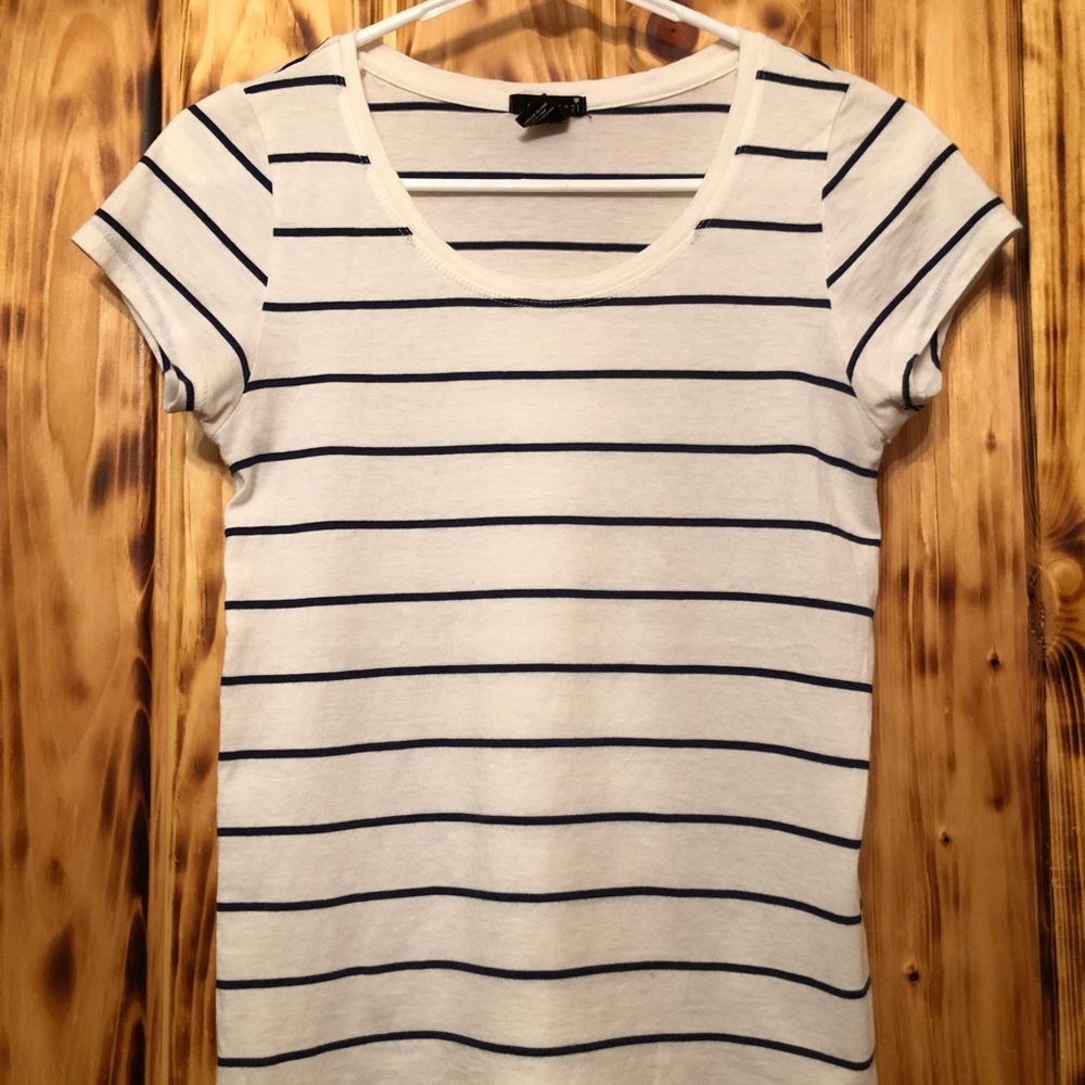 Women’s Navy White Striped Forever 21 Tee Size S